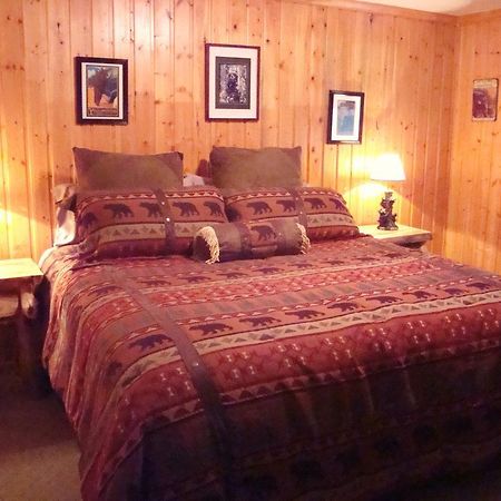 Yellowstone Wildlife Cabins West Yellowstone Exteriör bild