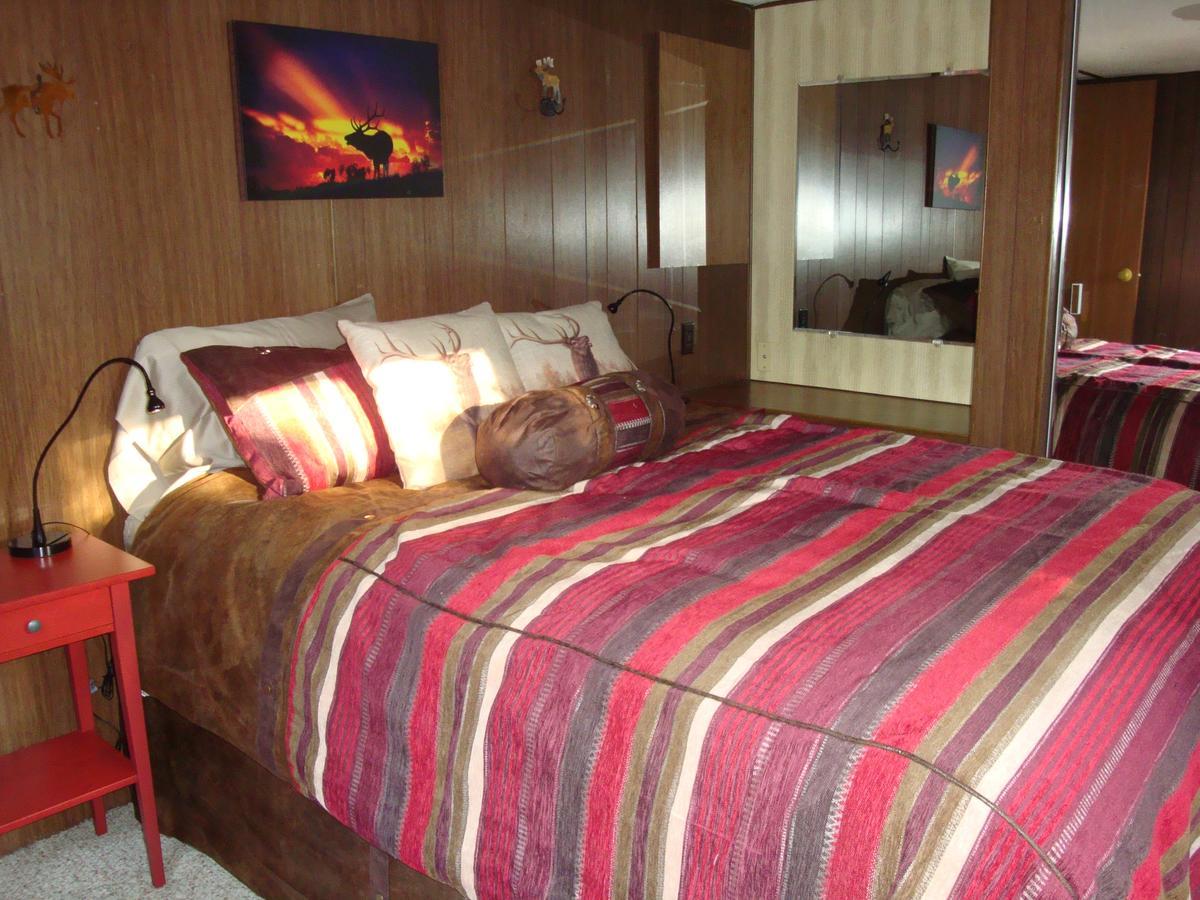 Yellowstone Wildlife Cabins West Yellowstone Exteriör bild